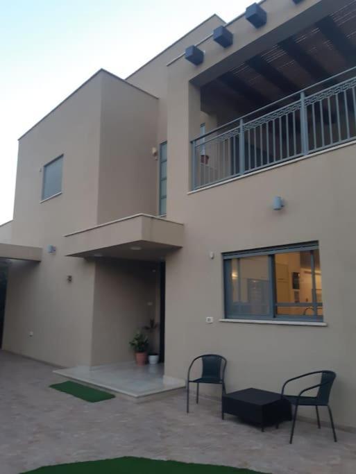 Adorable 3 Bedroom Brenner "Hill" Suite Giv'at Brenner Esterno foto