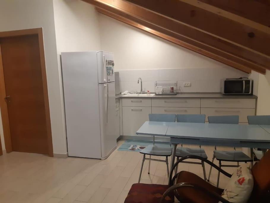 Adorable 3 Bedroom Brenner "Hill" Suite Giv'at Brenner Esterno foto