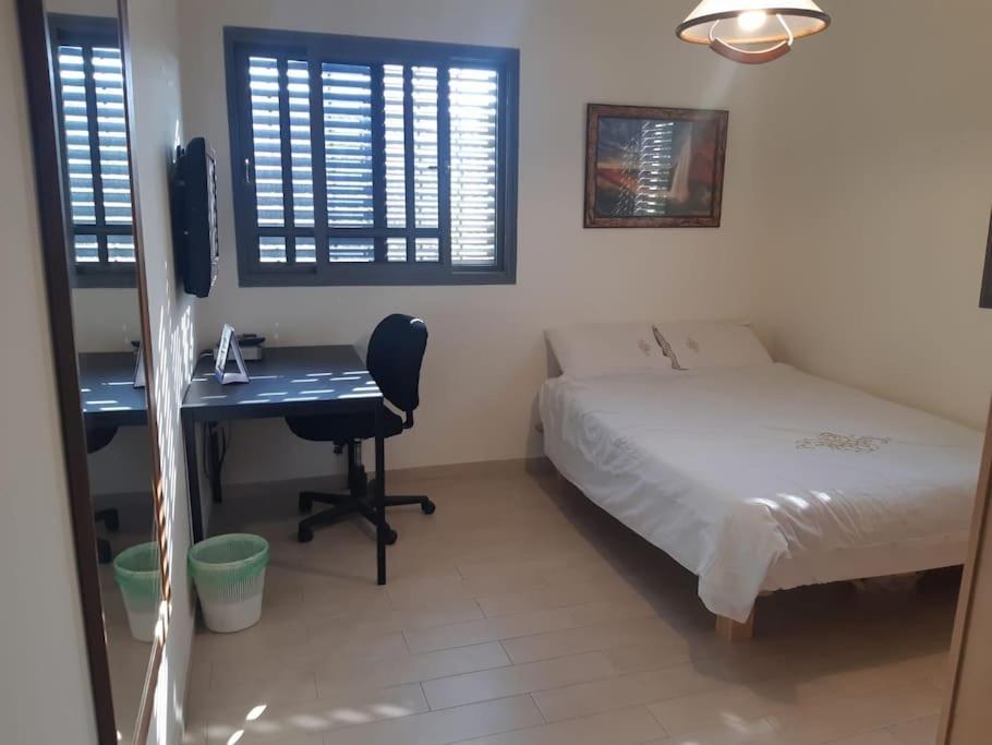 Adorable 3 Bedroom Brenner "Hill" Suite Giv'at Brenner Esterno foto
